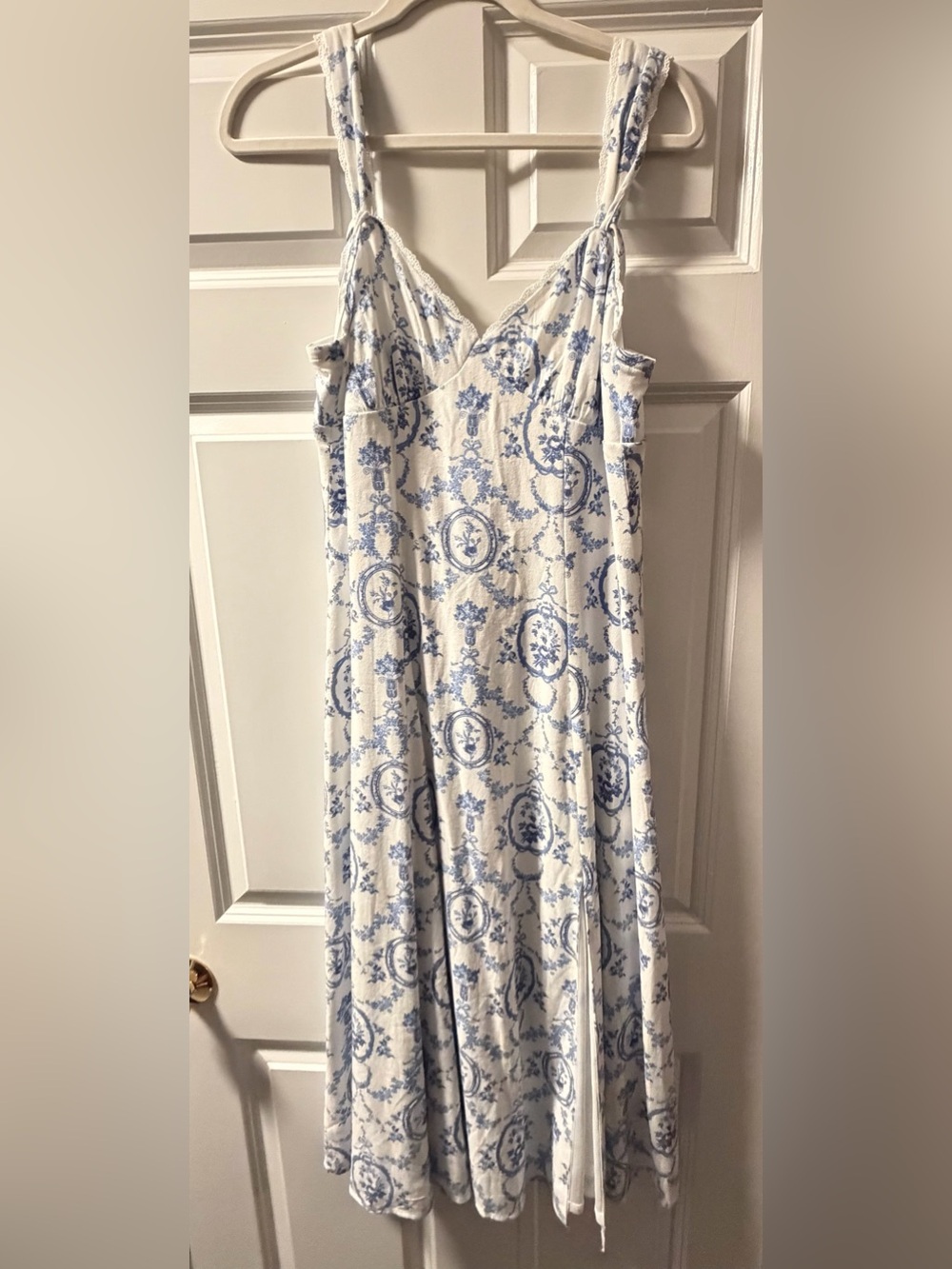 Francesca's Collections White and Blue Floral Maxi Skirt
